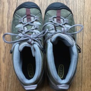 Keen women’s waterproof boots